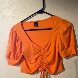 Cute cropped scrunch shirt